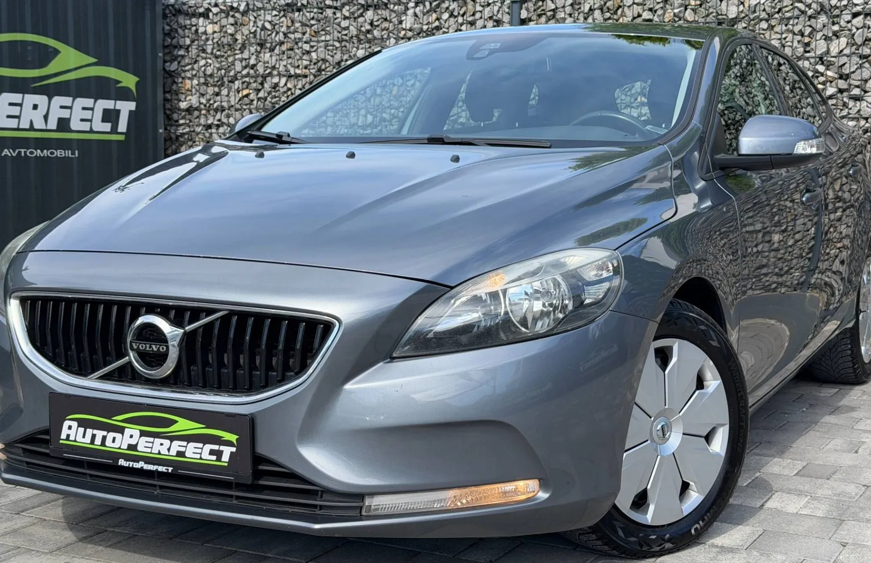 Zunanja slika - Volvo V40 - D2 | PDC | NAVI | VELIK SERVIS |... - 3