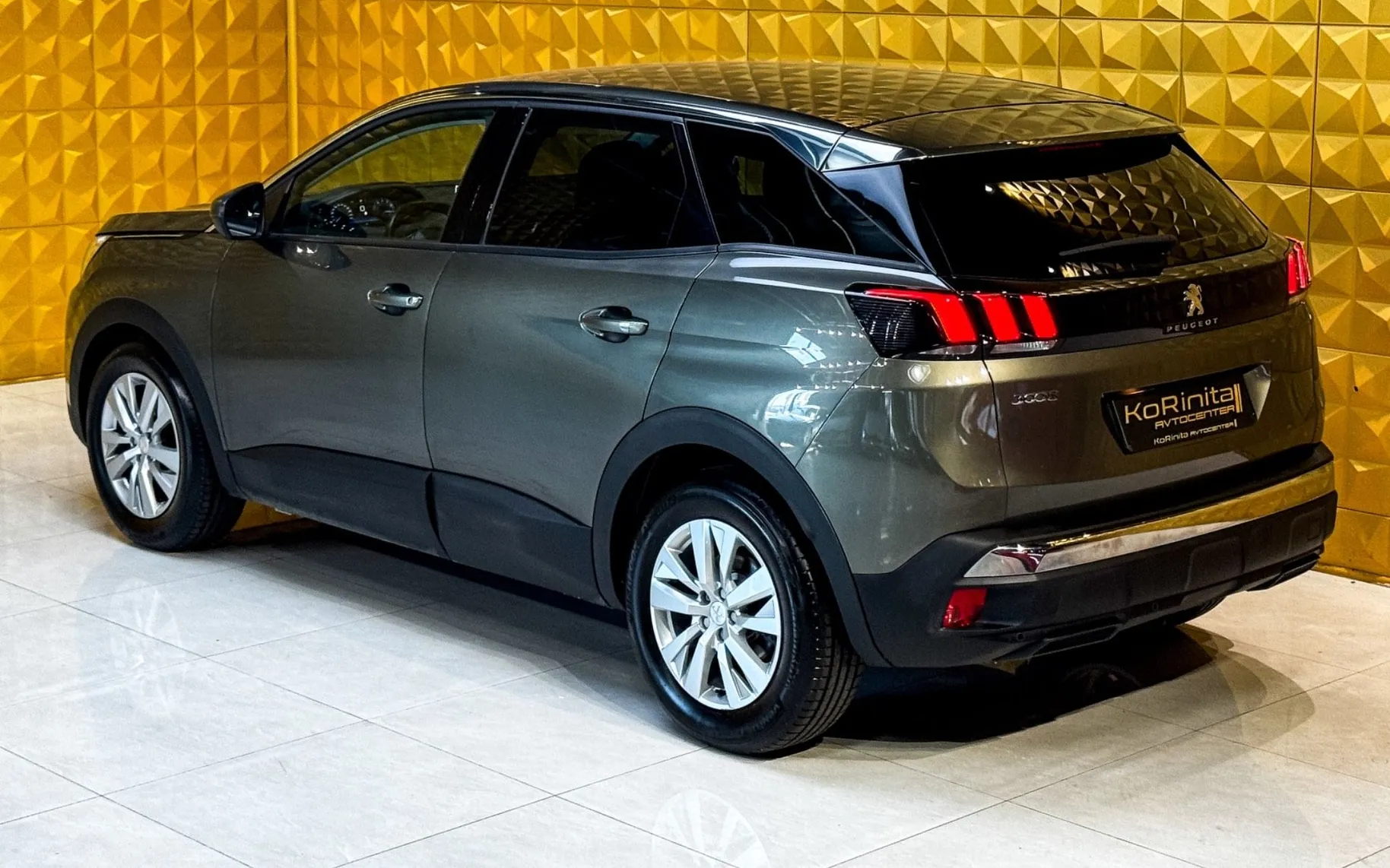 Notranja slika - Peugeot 3008 - 1.2i AUT-VIRTUAL-F1-NAVI-MULTIFUNKCIJA-RADAR - 8
