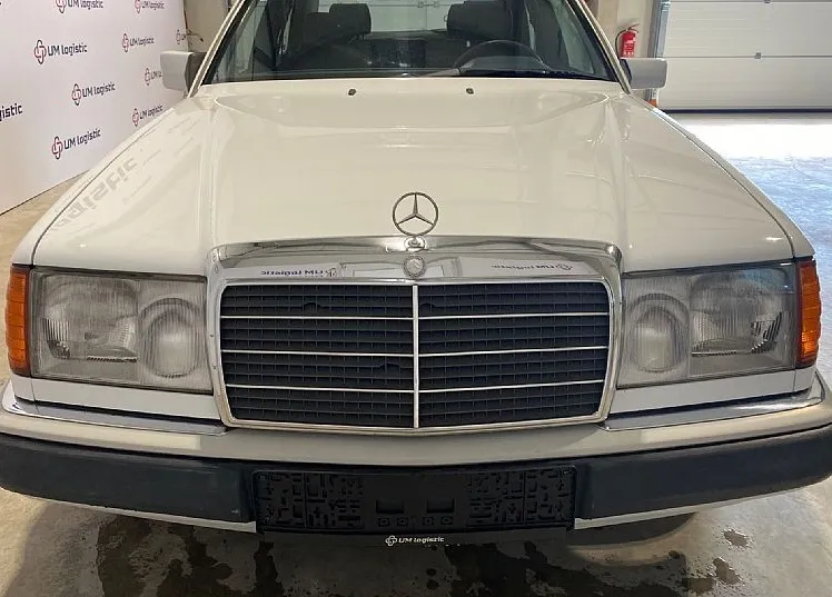 Zunanja slika - Mercedes-Benz E-Razred - 230 BREZ RJE - KLIMATRONIC - ALU - VRHUNSKO STANJE - 2