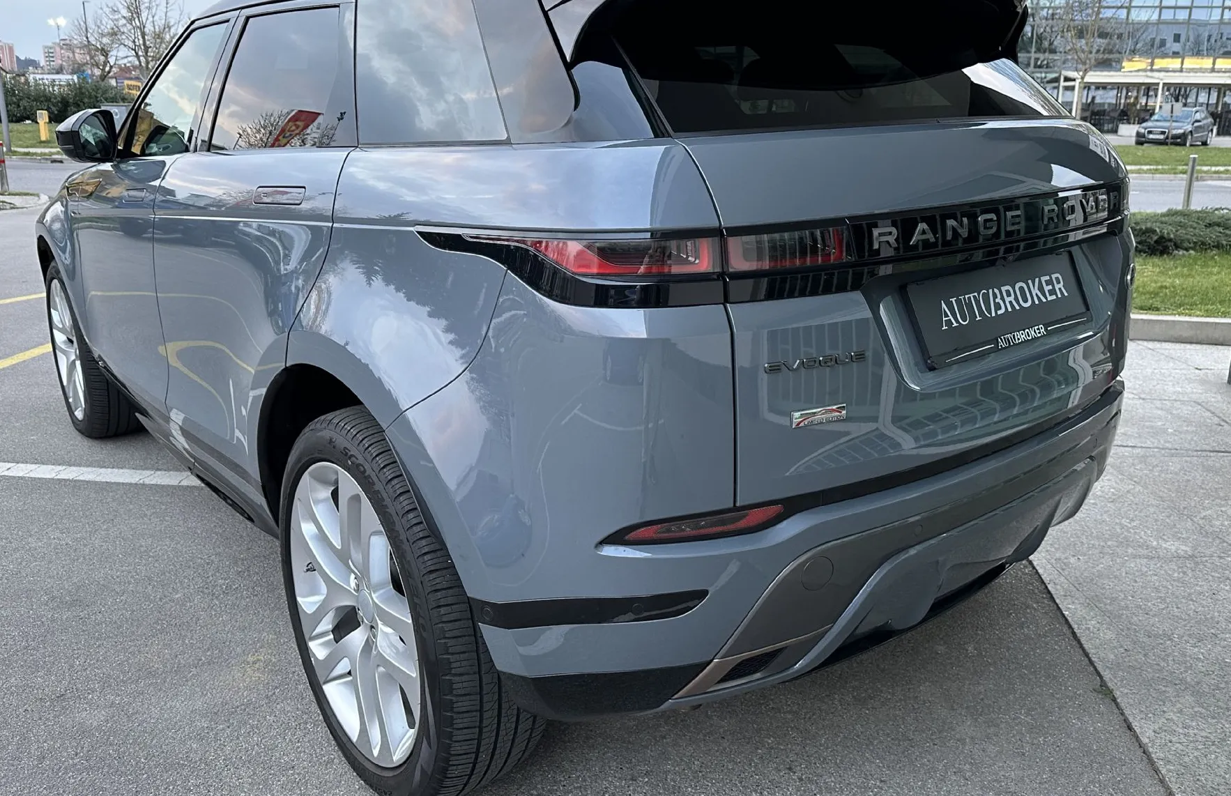 Zunanja slika - Land Rover Range Rover Evoque - 2.0 TD4 180KM R-Dynamic First Edition AWD - 7