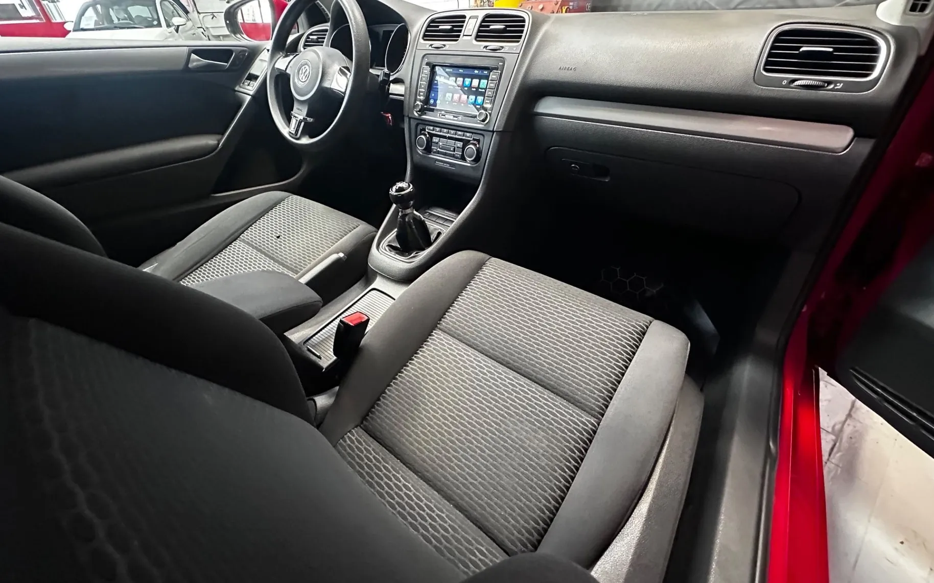 Notranja slika - Volkswagen Golf - 1.6 TDI - 9