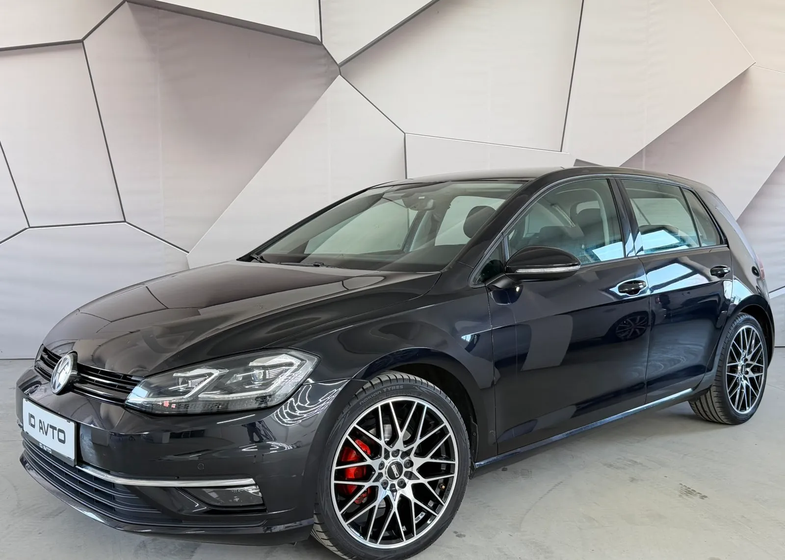 Zunanja slika - VW Golf - 2,0 TDI BMT 40 let DSG - 2