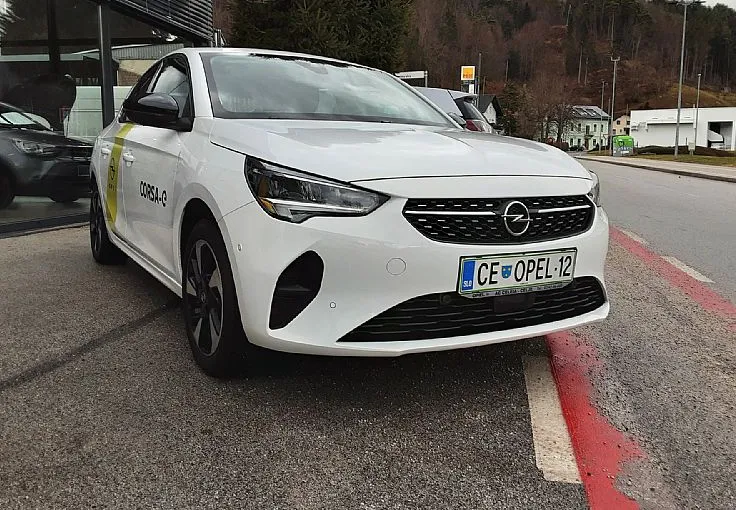 Zunanja slika - Opel Corsa - E - Elegance 100 KW - 2