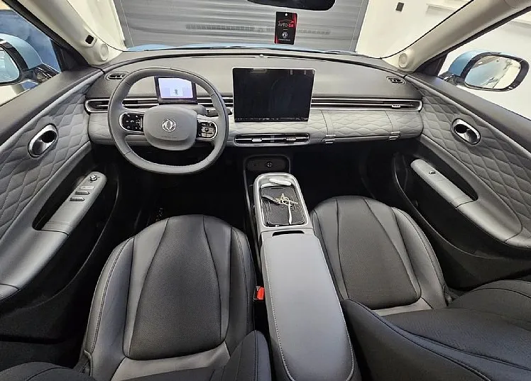 Zunanja slika - Dongfeng Box - 42.3 kWh 70 kW- Gray Black Interior-7.200E Subvenc - 3