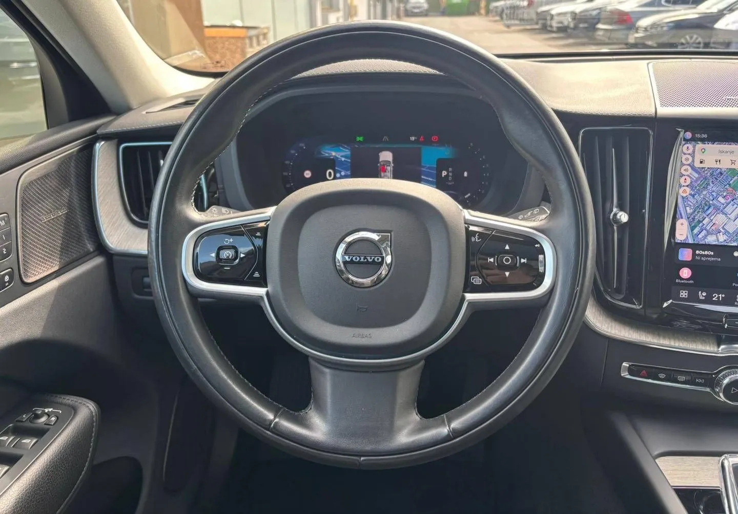 Notranja slika - Volvo XC60 - VOLVO  B5 INSCRIPTION Avt. LED-PANO-KLJUKA-H.. - 16