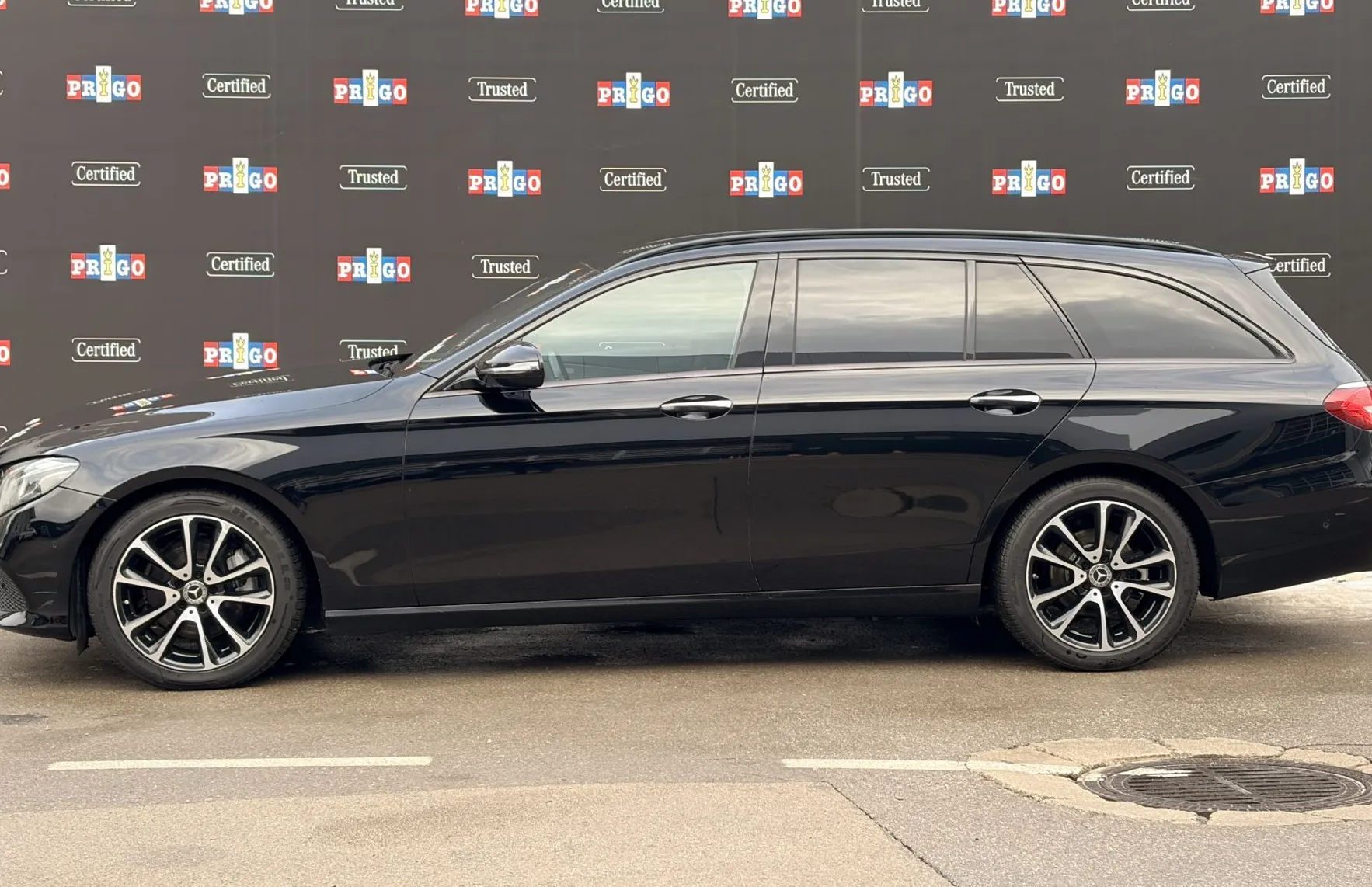Zunanja slika - Mercedes-Benz E-Razred - E 220d T 4MATIC Avantgarde Avt. - 2