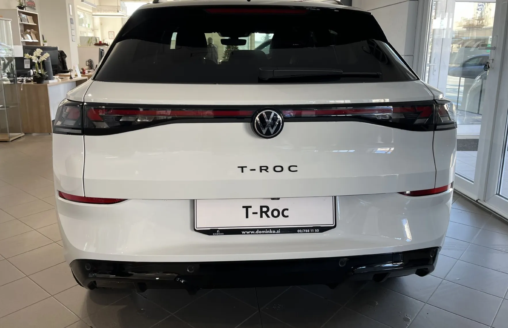 Zunanja slika - Volkswagen T-Roc - 1.5 eTSI R-line DSG 110kW   150 KM - 4