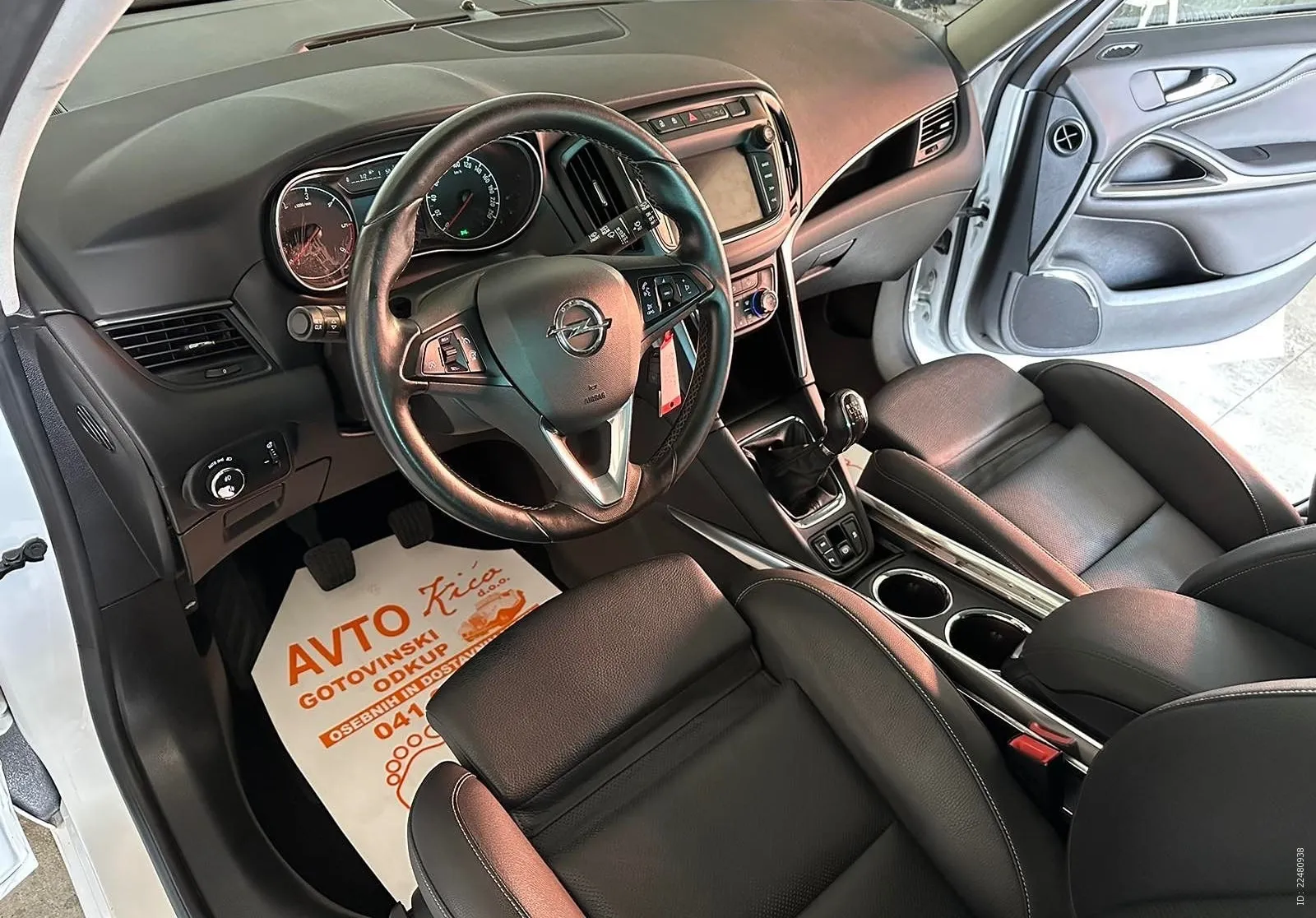 Notranja slika - Opel Zafira - 1.6 CDTI-FULL LED-7 SEDE  381 EV-NAVI-KAMERA-PDC-T.. - 8