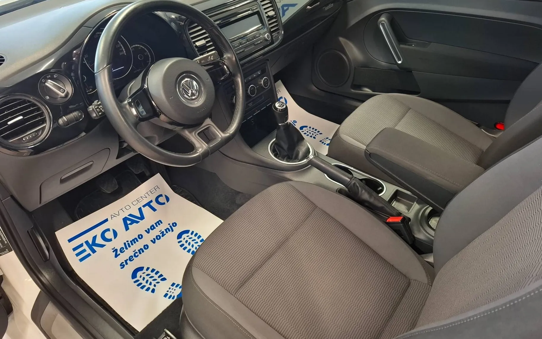 Notranja slika - Volkswagen Beetle - 1.2 TSI Design PANORAMA-GRETJE SEDEŽEV-ALU-TEMP... - 10