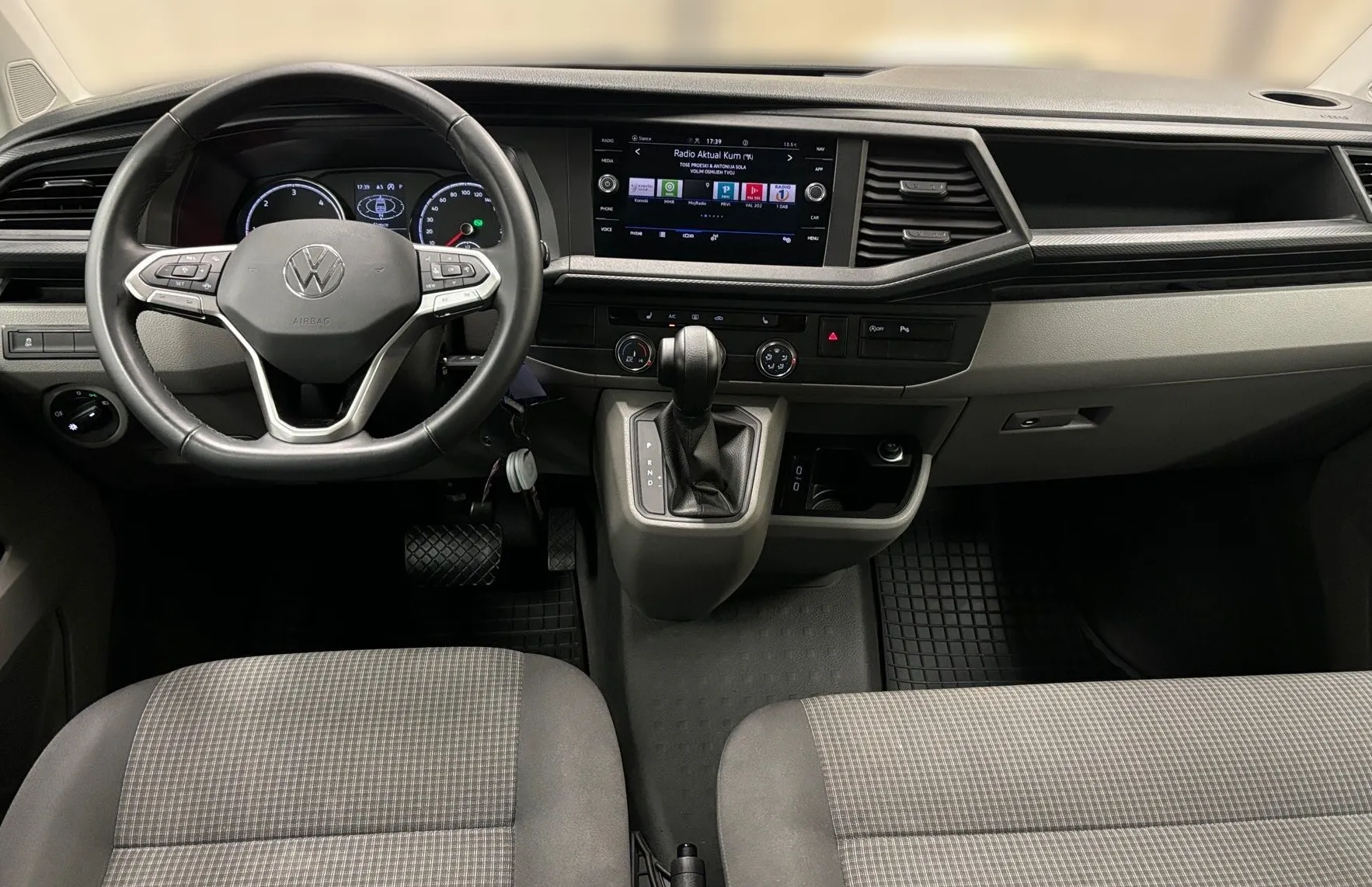 Zunanja slika - VW Transporter - T7 Kombi 2.0 TDI DMR 9sedežev - 6