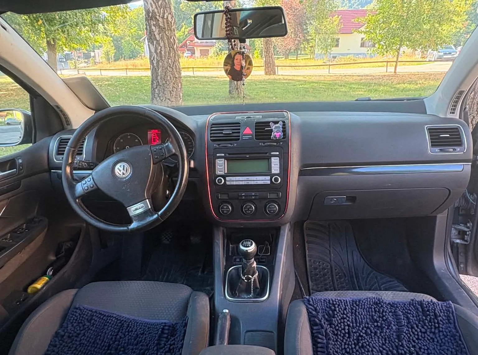 Notranja slika - Volkswagen Golf - Plus Comfortline 1,9 TDI DSG - 8