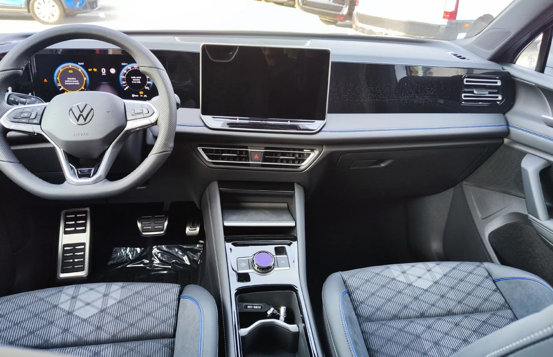Zunanja slika - Volkswagen Tiguan - 2.0 TDI DSG 4JOY 110kW - 9