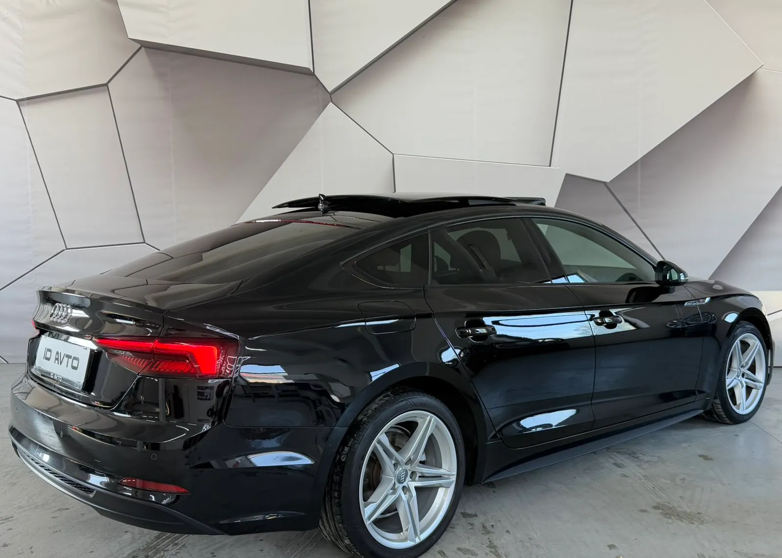 Zunanja slika - Audi A5 - Sportback 2,0 TDI Sport S tronic - 3