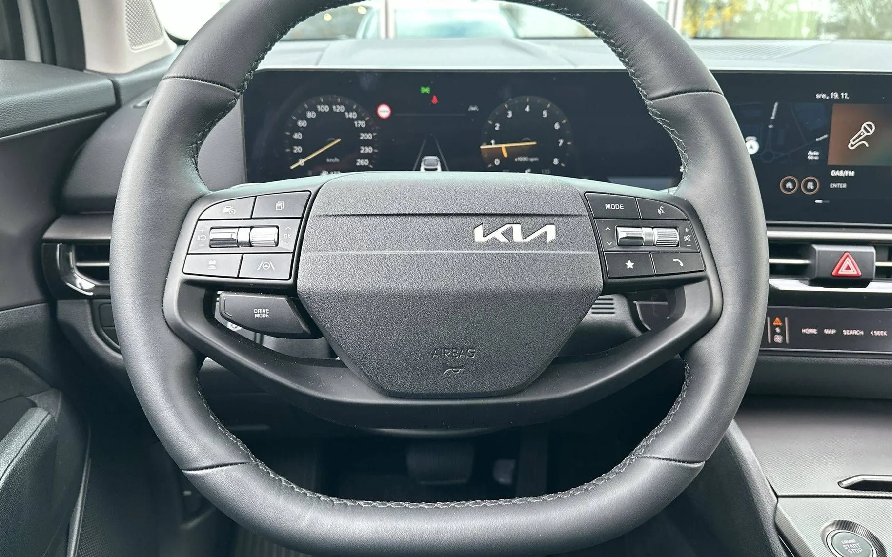 Notranja slika - KIA Sportage - 1.6 T-GDI EX Style ISG DCT - 14