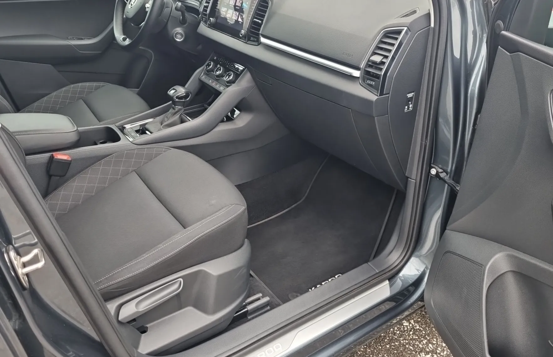 Zunanja slika - Škoda Karoq - Active 1.6 TDI - 14