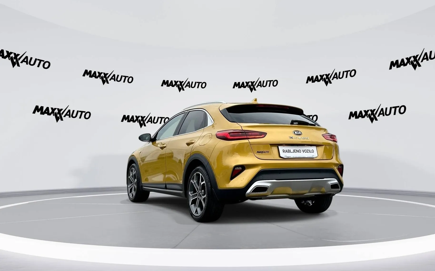 Notranja slika - KIA XCeed - 1.4 T-GDi Prime DCT - 7