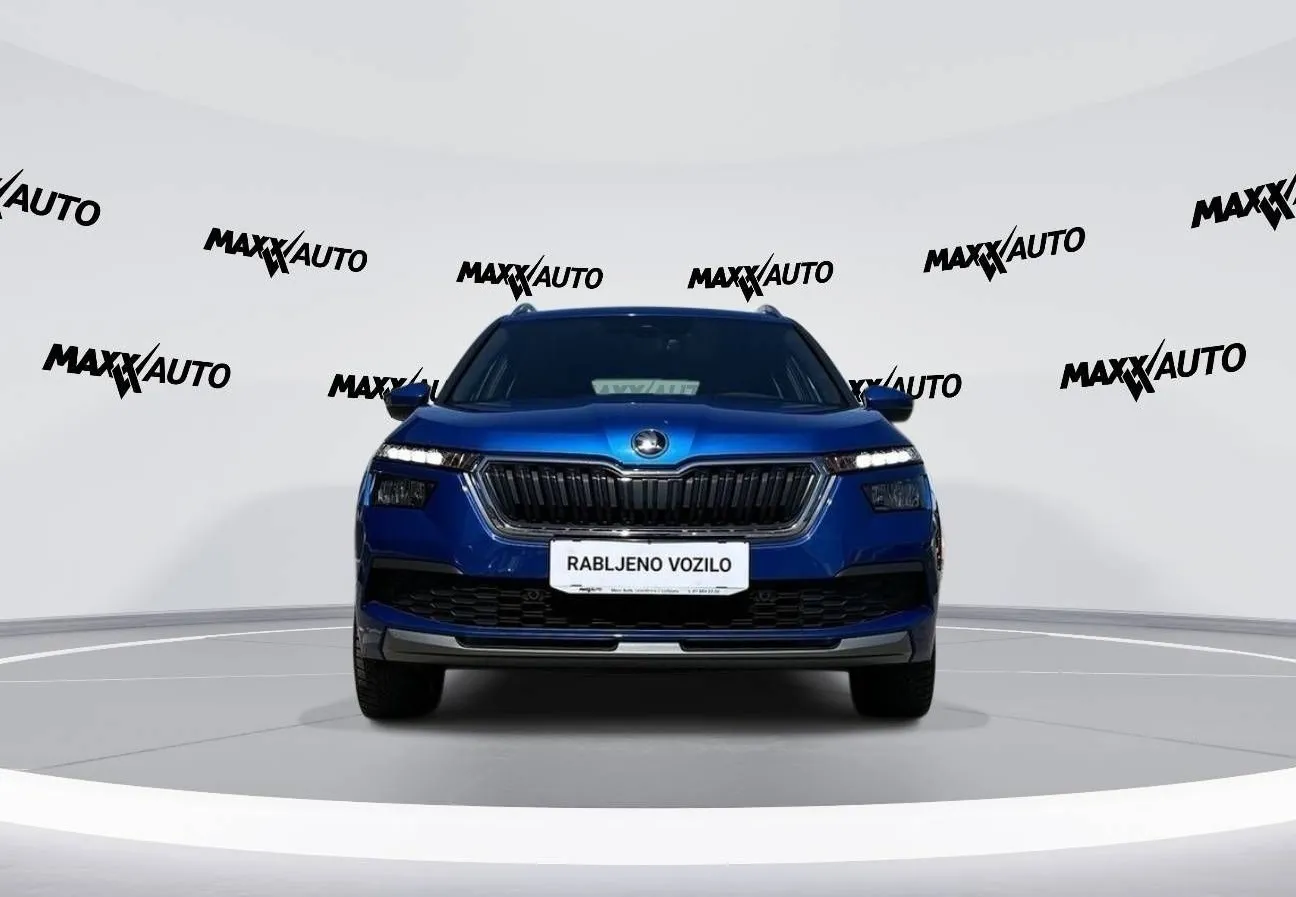 Zunanja slika - Škoda Kamiq - 1.0 TSI Sport  Volan+sedeži  Kamera LED - 2