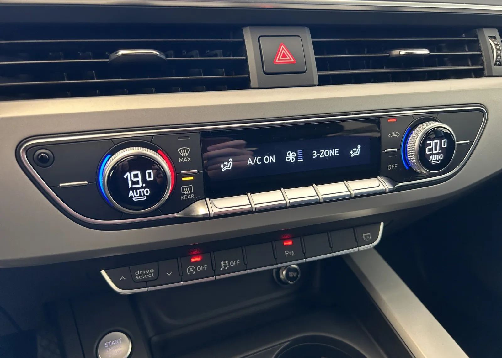 Zunanja slika - Audi A4 - Avant 2.0 TDI Quattro S tronic - 12