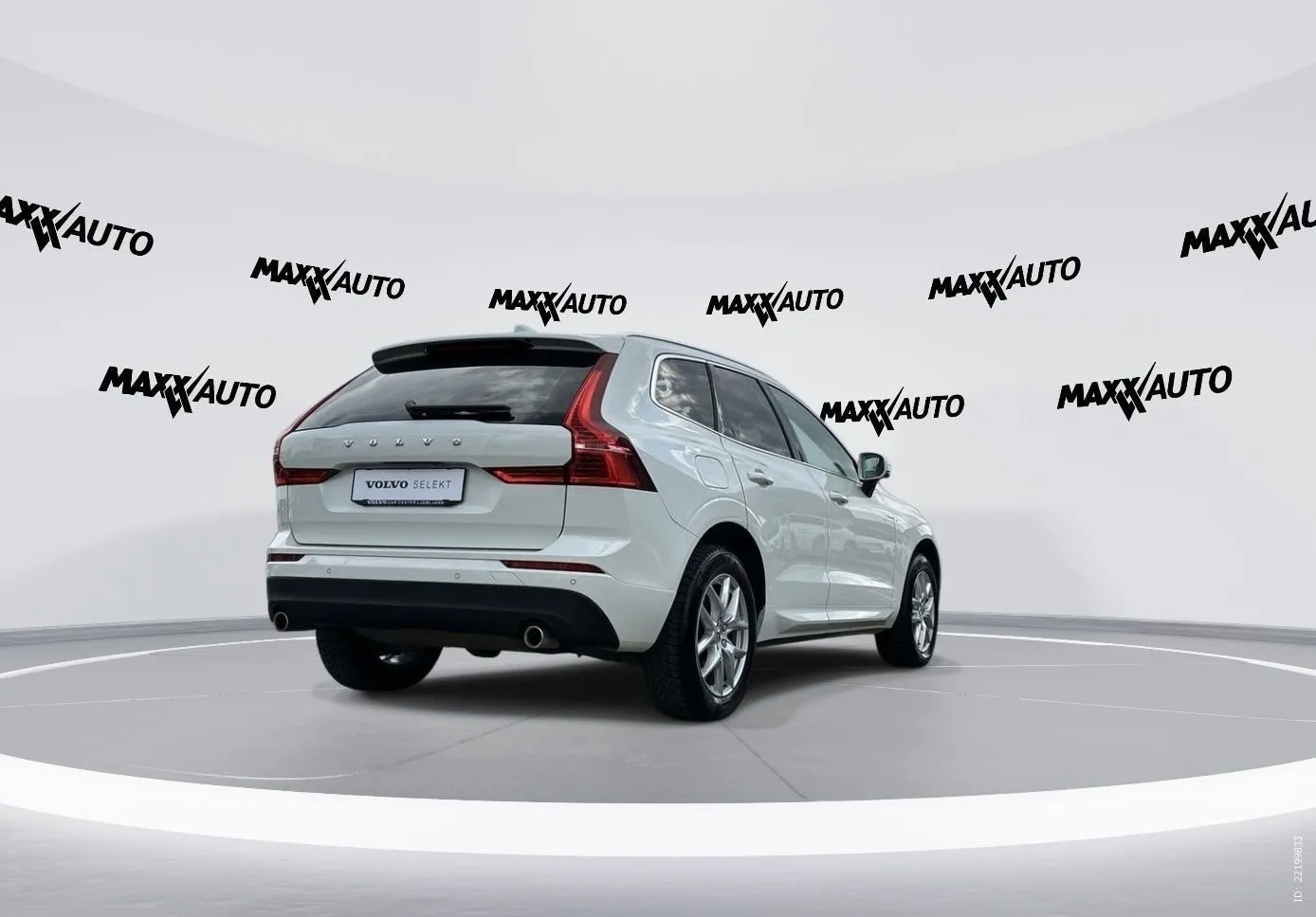 Notranja slika - Volvo XC60 - T8 Recharge Twin Engine AUT  Zračno Kljuka Pano... - 7