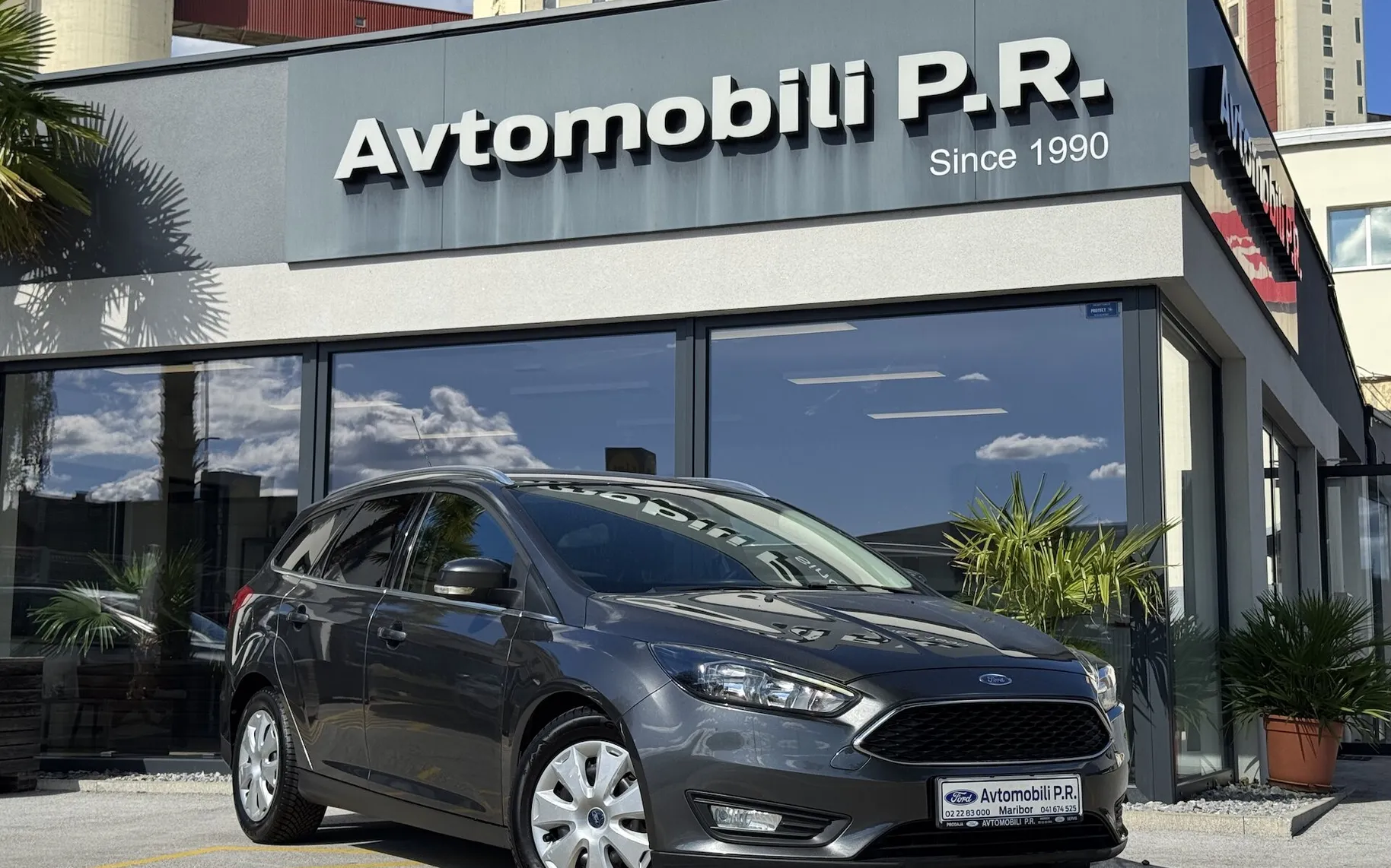 Zunanja slika - Ford Focus - Karavan 1.0 EcoBoost TREND 125KM NAVI ZIMSKI PAKET - 3