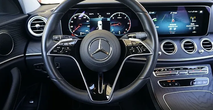 Zunanja slika - Mercedes-Benz E-Razred - E 220 d T Avangarde+ LED+NAVI+18 COL ALU +PRIKLOP+ - 12