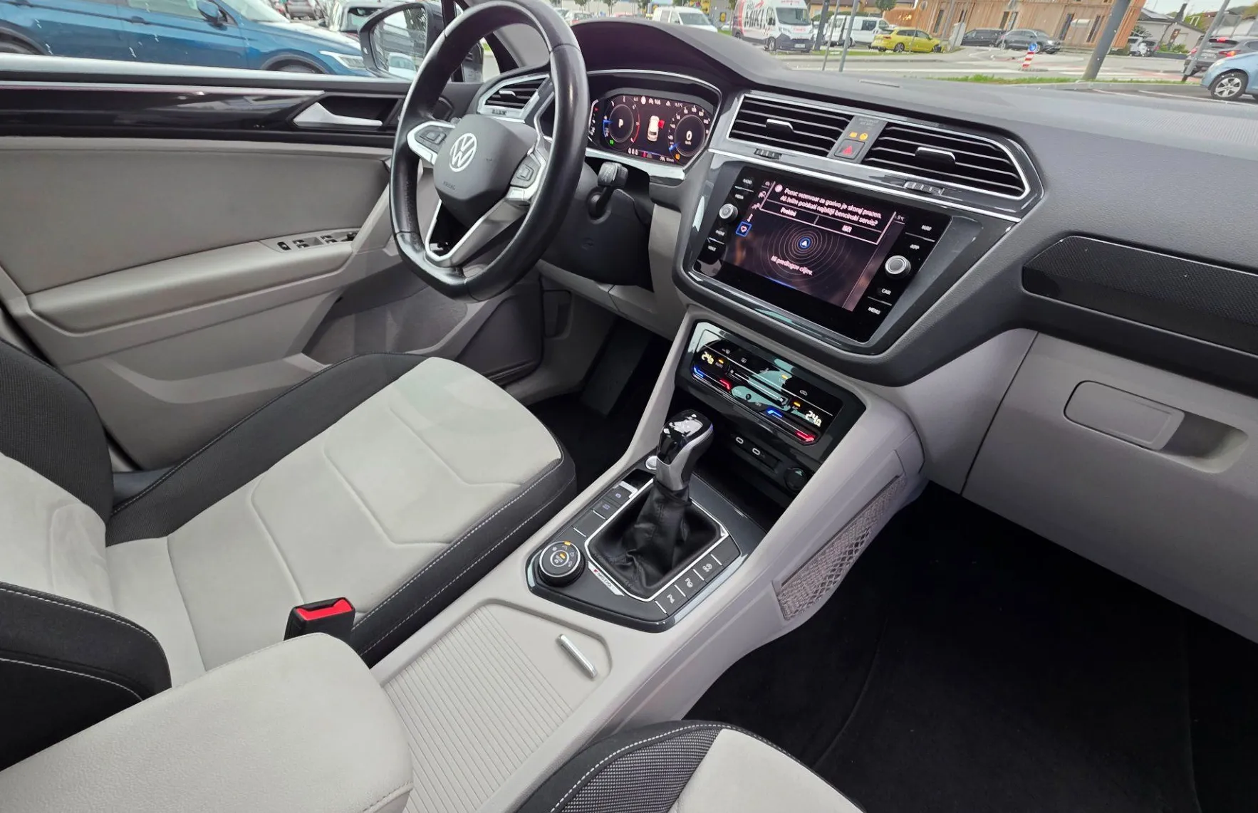 Zunanja slika - Volkswagen Tiguan - 2.0 TDI BMT Elegance DSG 4x4.VIRTUAL.VSE ASISTENCE - 9