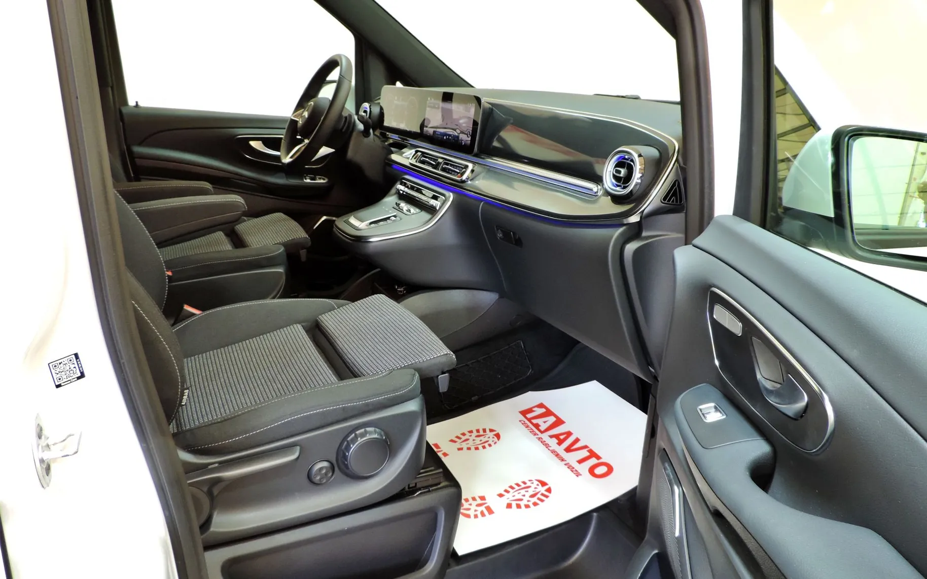 Zunanja slika - Mercedes-Benz V-Razred - V 300 d Style dolgi Avt. LED-ACC-7.SEDEŽEV-KAMERA - 11