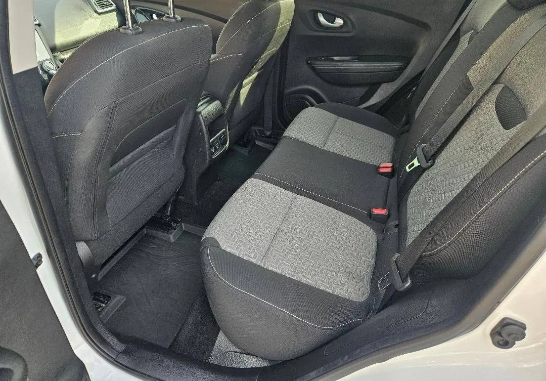 Notranja slika - Renault Kadjar - TCe 140 LIMITED 1.LASTNIK SLO NAVI LED - 12