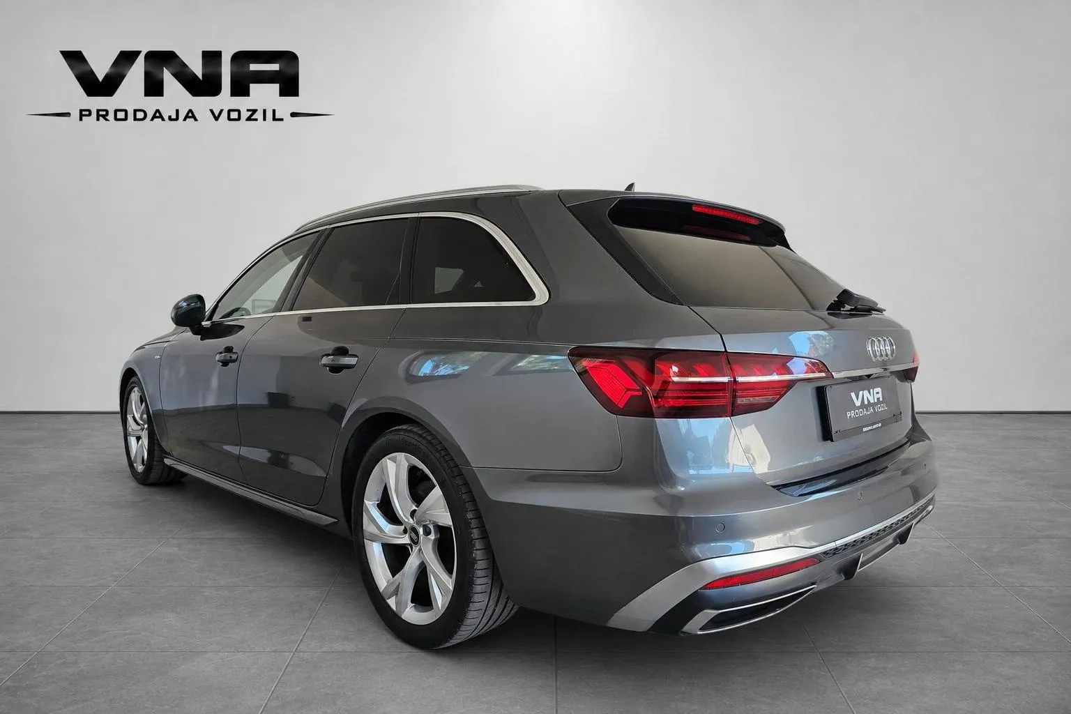 Zunanja slika - Audi A4 Avant - 40 TDI S-LINE |WEBASTO|KLJUKA|KAMERA|ALU18|AMBIENT - 4