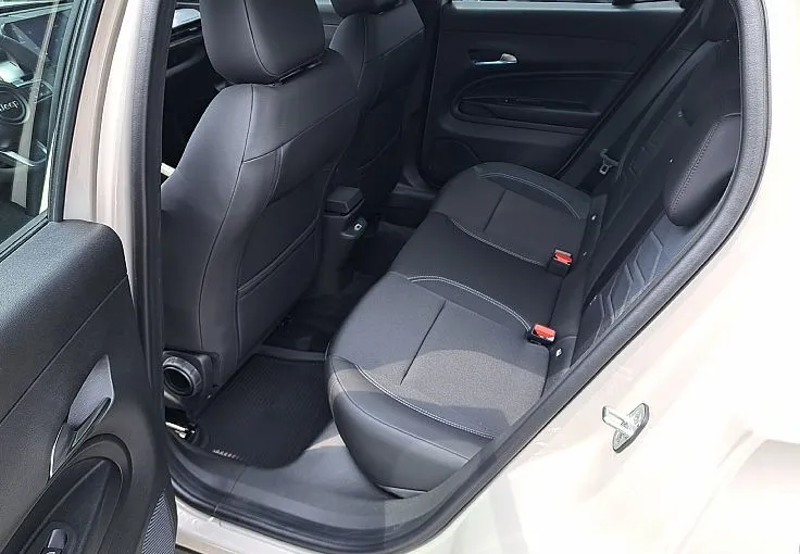 Zunanja slika - Jeep Avenger - Altitude 1.2 E-DCT6 MHEV 100 - 7