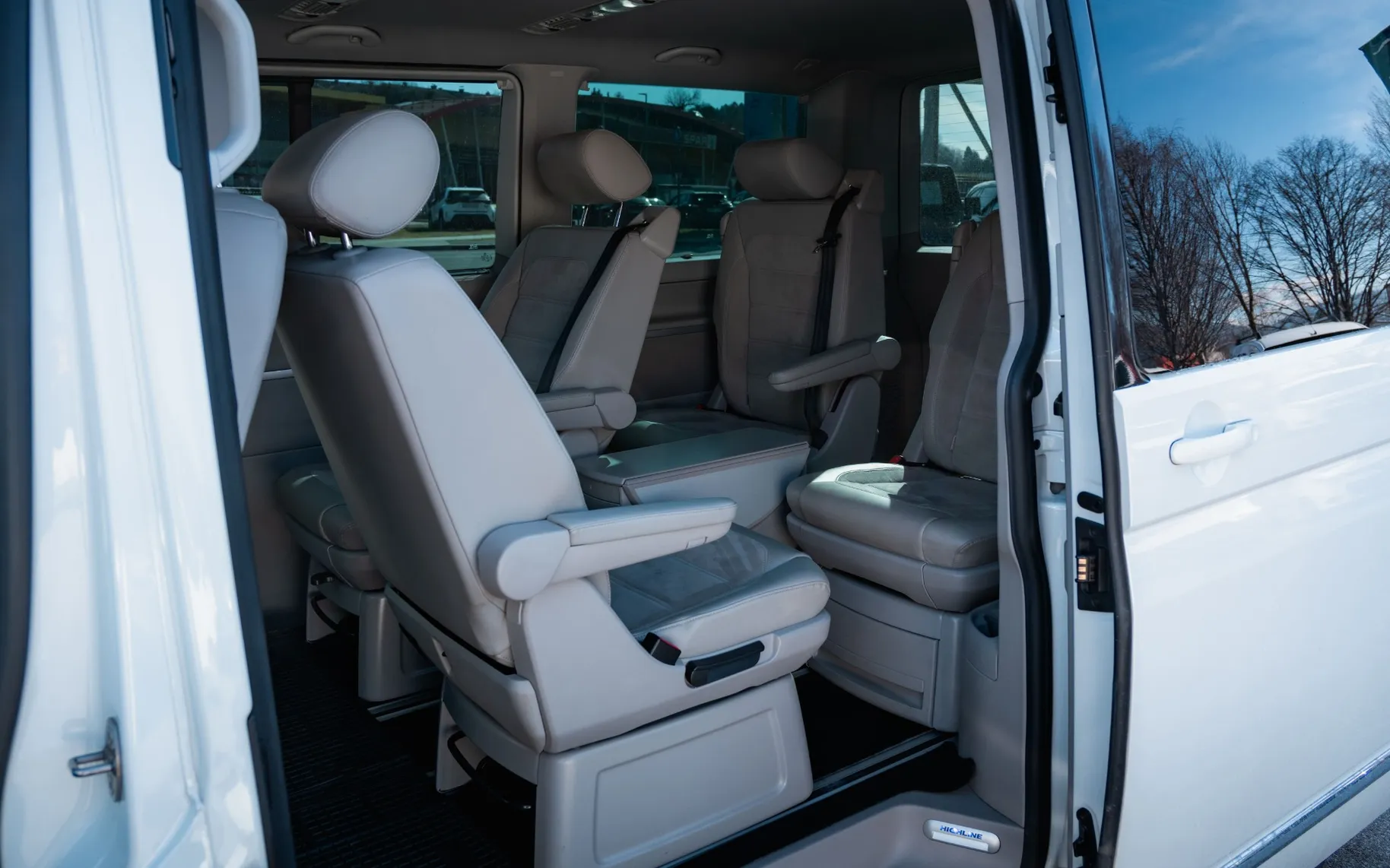 Zunanja slika - Volkswagen Multivan - 4motion 2,0 TDI KMR Highline DSG | BULLI - 9