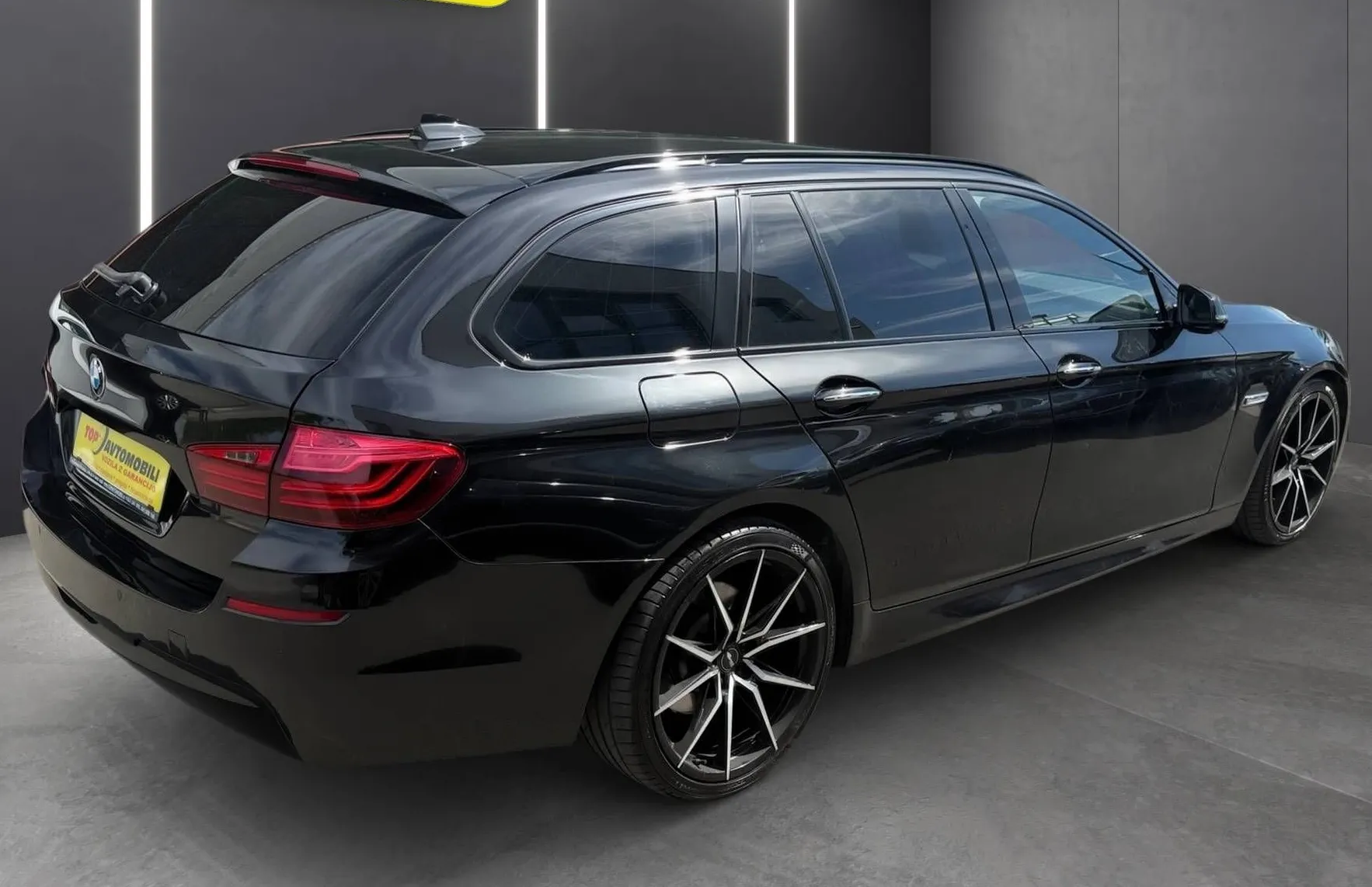 Zunanja slika - BMW Serija 5 - Touring: 525d M PAKET BI-XENON RADAR NAVI PDC KAMERA TOP - 7