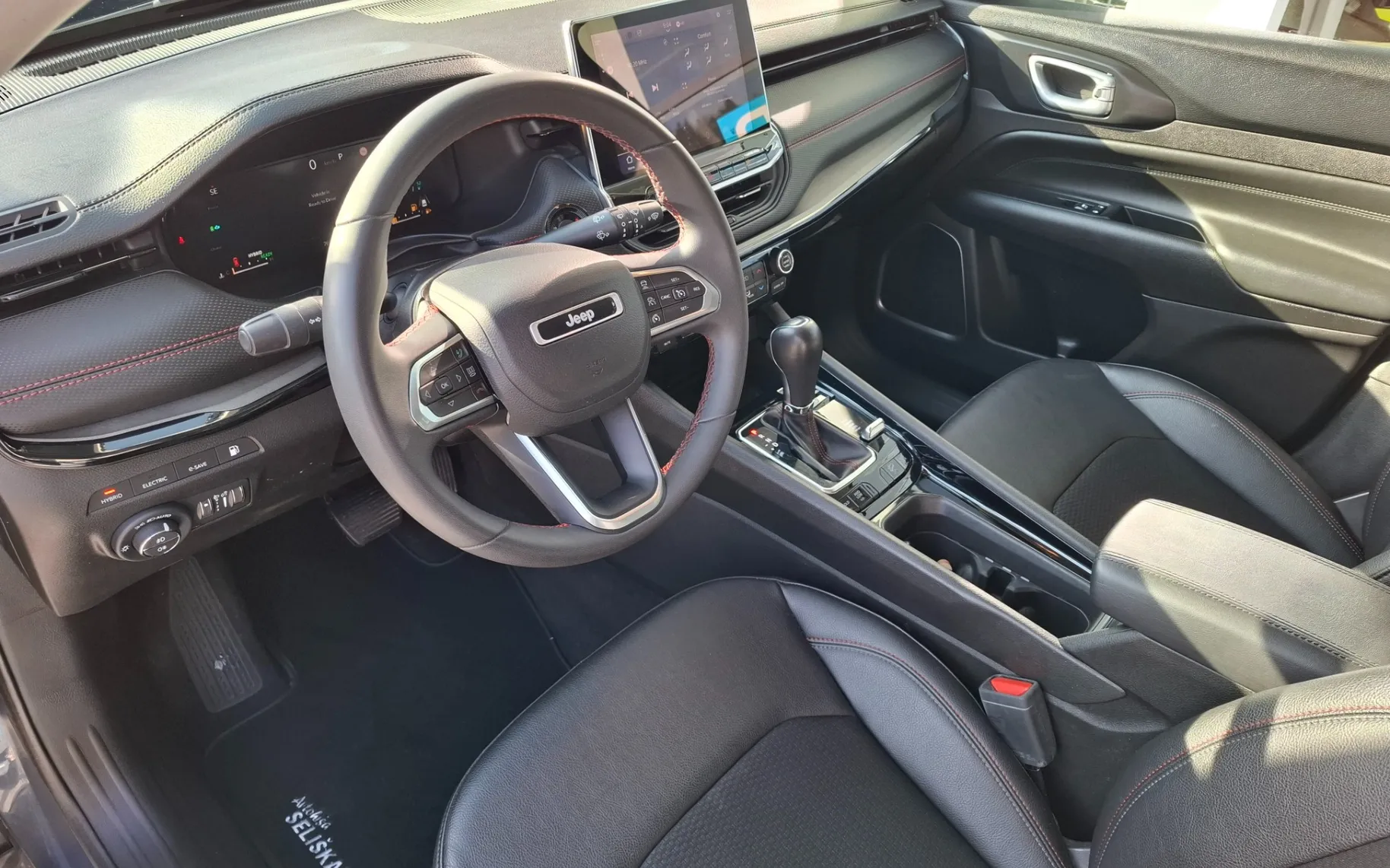 Zunanja slika - Jeep Compass - 1.3 GSE PHEV 4xe 240 Trailhawk - ODLIČNO OHRANJEN - 8