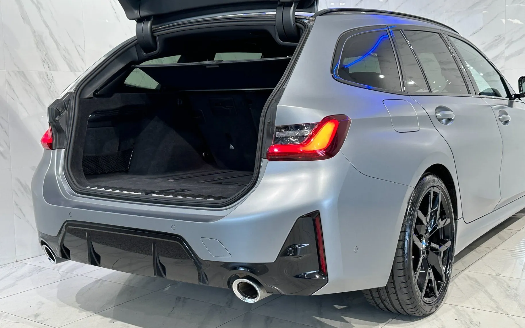 Notranja slika - BMW serija 3 Touring: - 20d|xDrive|M-Sport|Laser|ACC|360K|HUD|Harman|... - 7