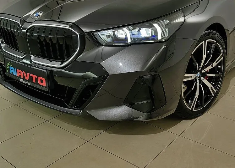 Zunanja slika - BMW Serija 5 - Touring: 540d-XD-M-PAKET-ICONIC-PANO-HLA-SE-360-KAM-ACC- - 8