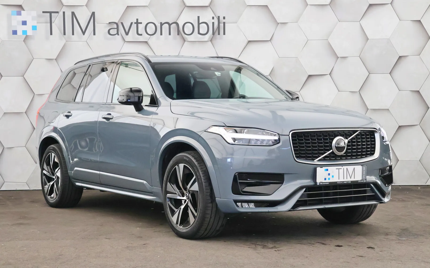 Zunanja slika - Volvo XC90 - B5D 2.0d AWD Geartronic R-Design 235KM - 2