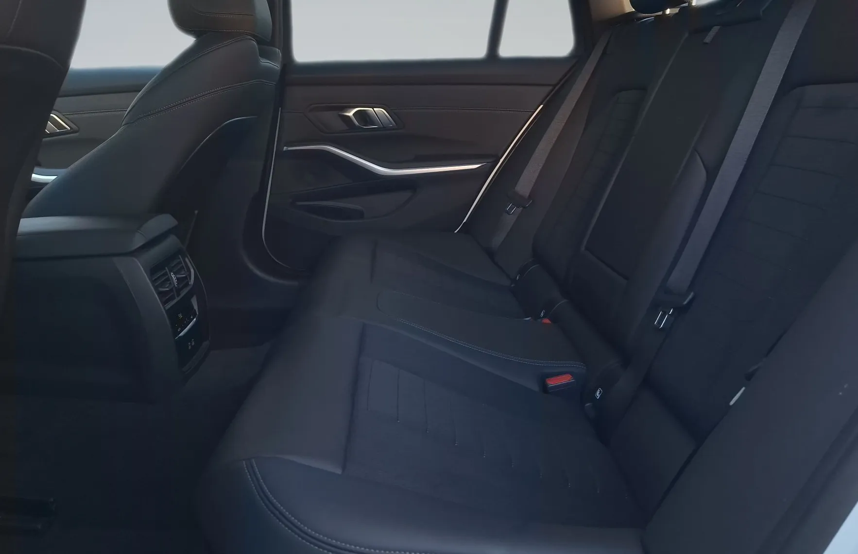 Zunanja slika - BMW Serija 3 - Touring: 318d Touring Avt. - 11
