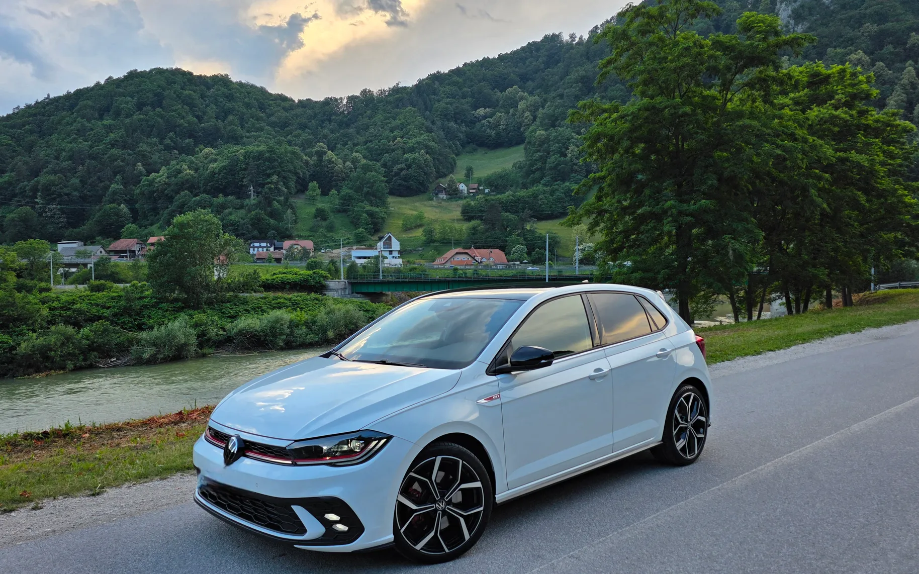 Zunanja slika - Volkswagen Polo - 2,0 TSI Beats DSG - 3