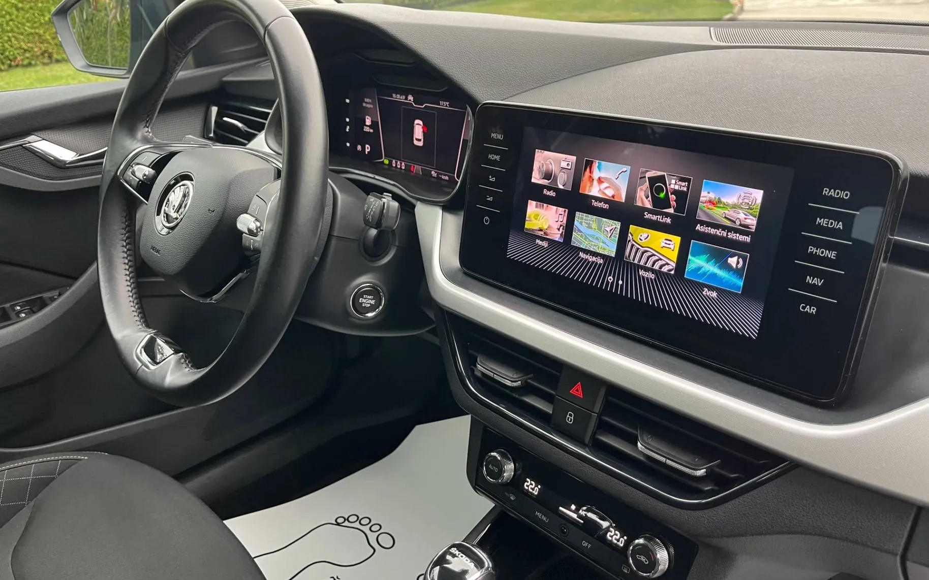 Notranja slika - Škoda Kamiq - 1.6 TDI Ambition 1.LASTNICA-LED-NAVI-ODLIČNA - 10