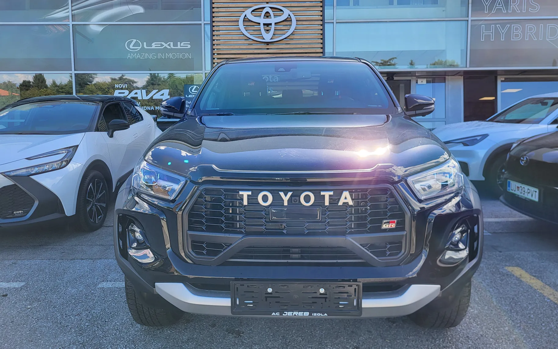 Zunanja slika - Toyota Hilux - 2.8 D-4D GR Sport - 1