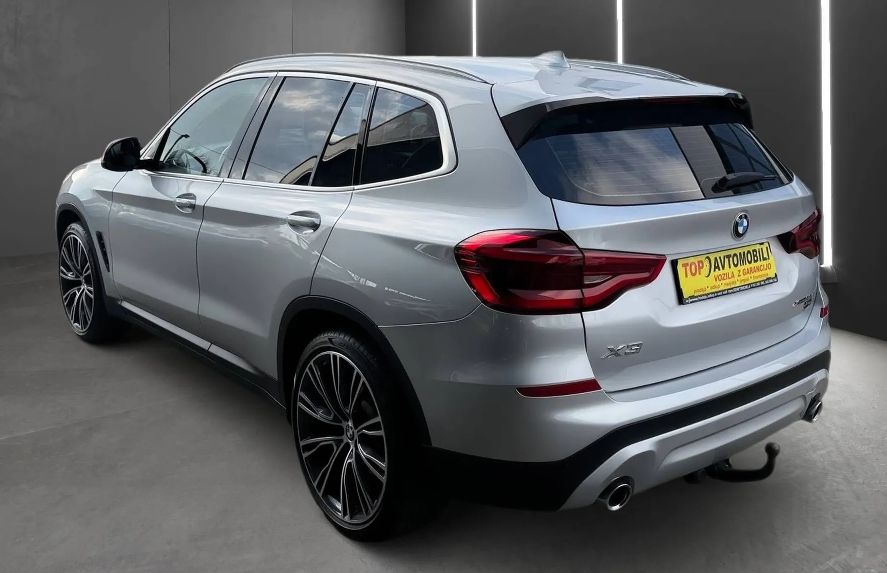 Zunanja slika - BMW X3 - serija : xDrive30d LED PDC TEMPOMAT USNJE KLJUKA  TOP - 4