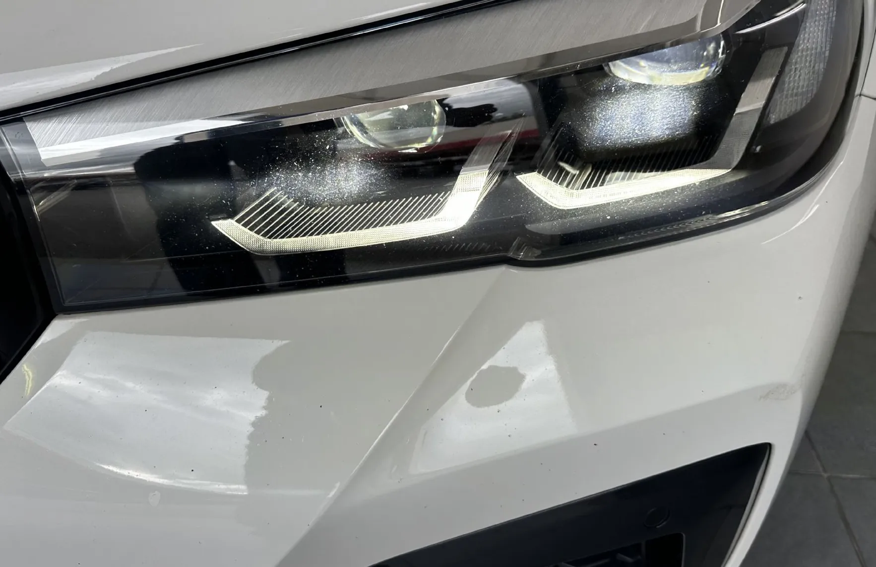 Zunanja slika - BMW Serija 5 - Touring: 530e  Avt.M Sport.4X4.NEMŠKI+4ALU.KAMERA.LED.AC - 3