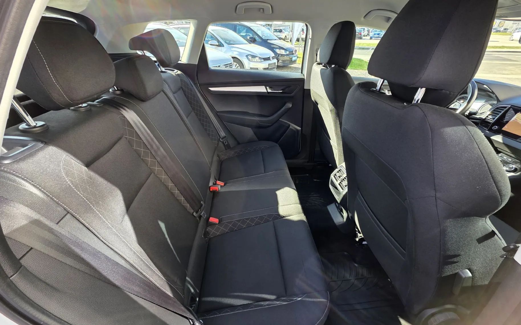 Zunanja slika - Škoda Karoq - 1.6 TDI Style.FULL LED.NAVI.HITRI KREDIT - 11