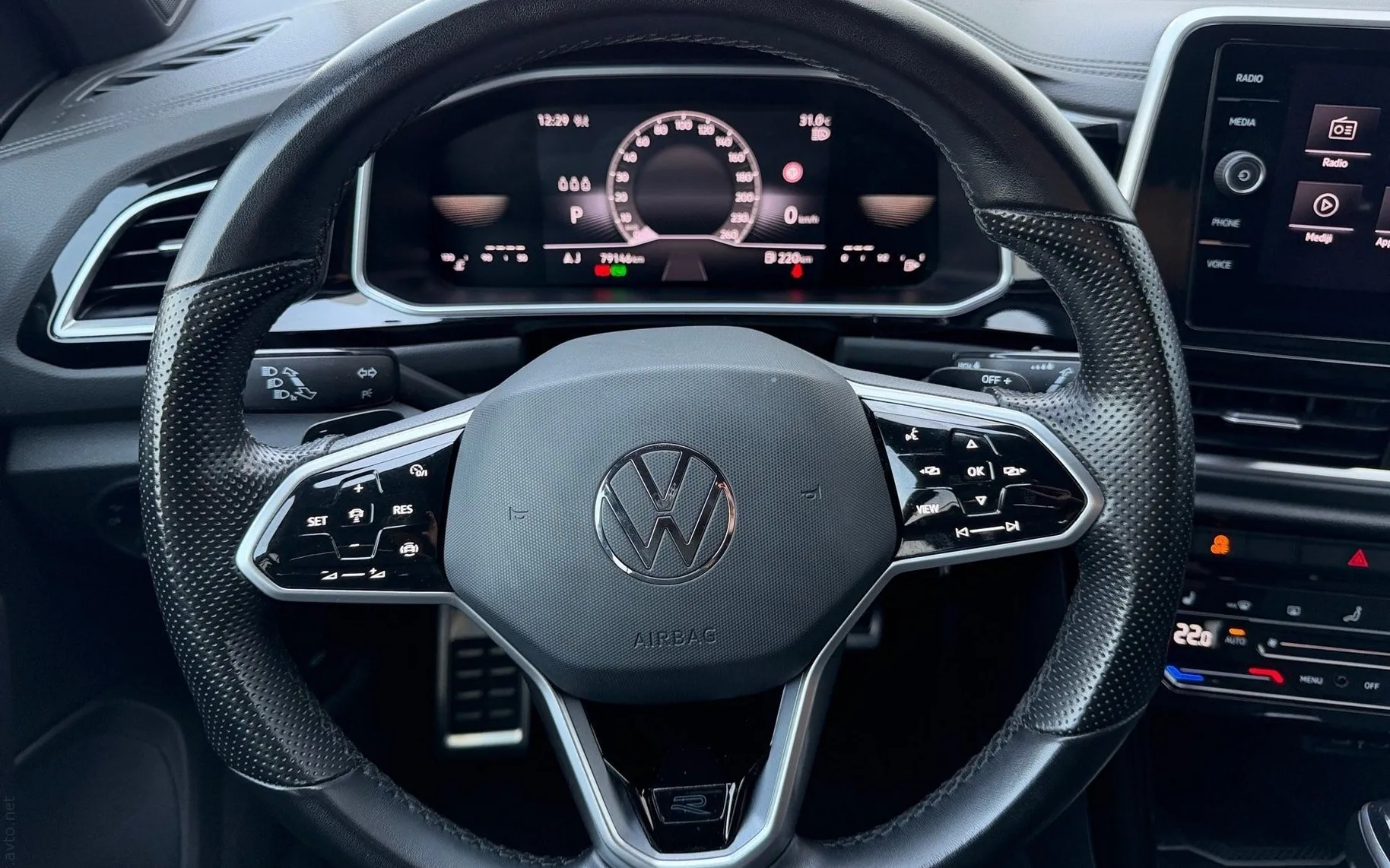 Notranja slika - Volkswagen T-Roc - 2.0 TDI BMT R-Line DSG-Vl.kljuka-Masaža-IQ Light.. - 8