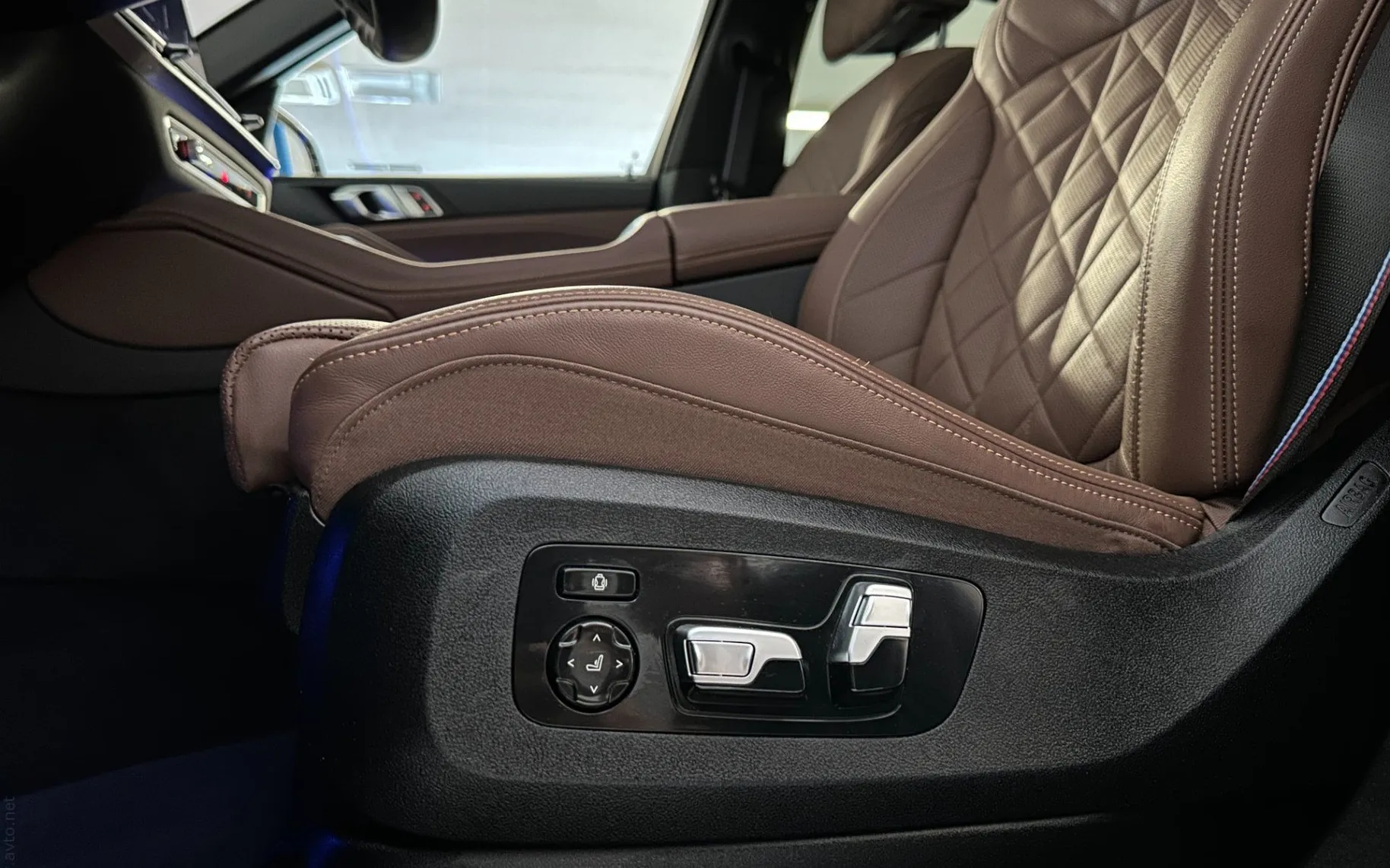 Notranja slika - BMW serija X6: - xD30d|M-Pro|Pano|SoftC|R22|Kljuka|Zračno|Harman| - 9