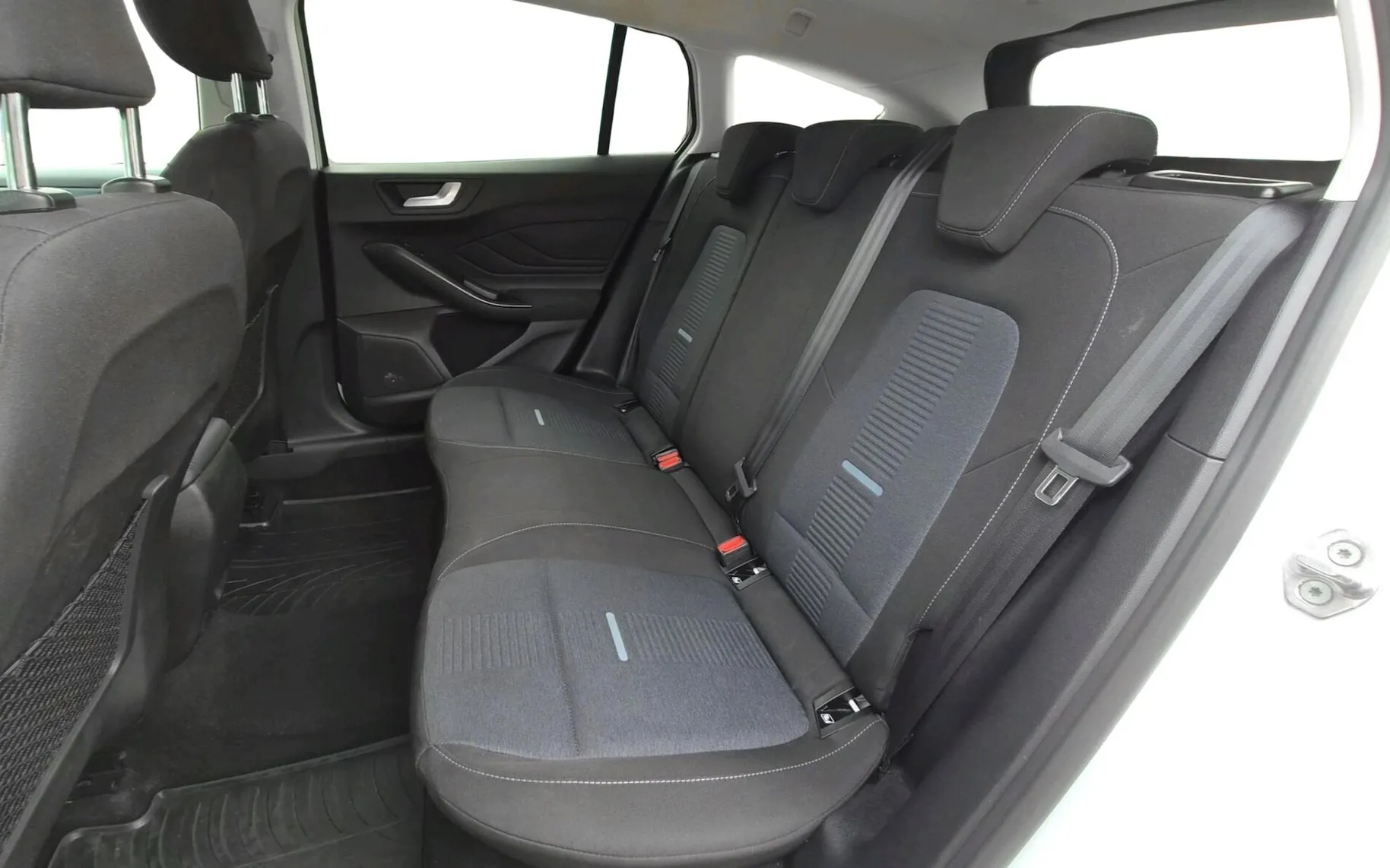 Zunanja slika - Ford Focus - Karavan 1.0 EcoBoost Active-SLO-NAVI-RADAR-BLISS - 6