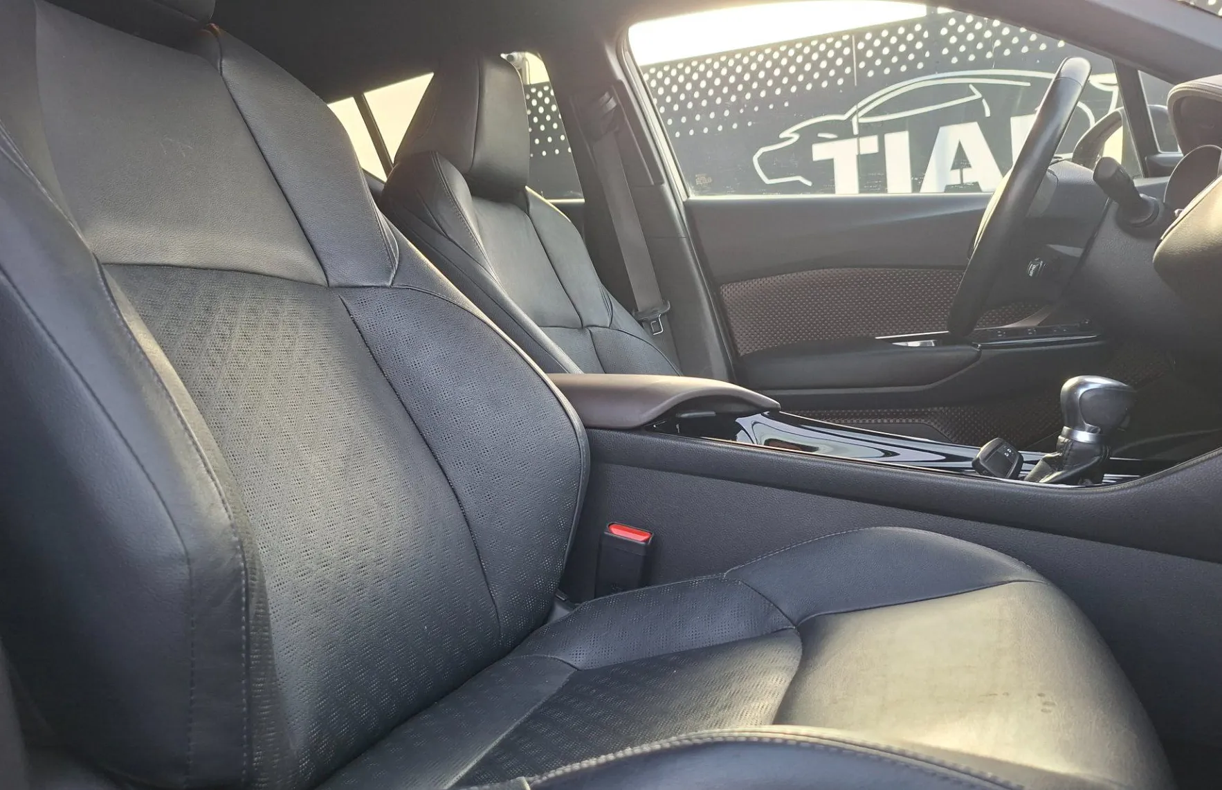 Zunanja slika - Toyota C-HR - AWD 1.2 4X4-NAVI-KAMERA-ACC-LINE ASS-VELIK SERVIS - 11