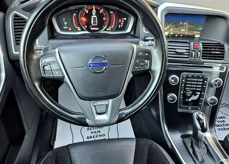 Zunanja slika - Volvo XC60 - D4 R-Design NAVI F1 VL. KLJUKA 1.LETNO JAMSTVO - 9