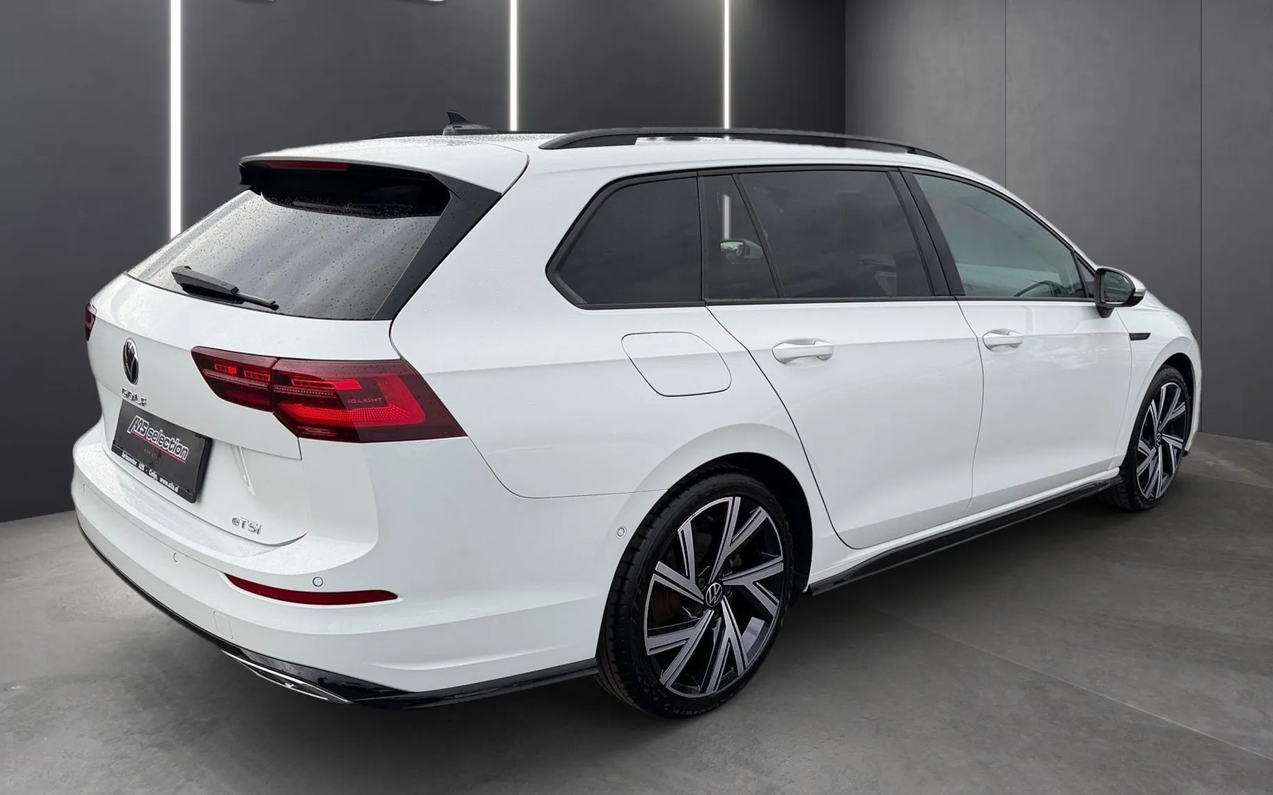 Zunanja slika - Volkswagen Golf Variant - 1.5 eTSI R-Line DSG - 3