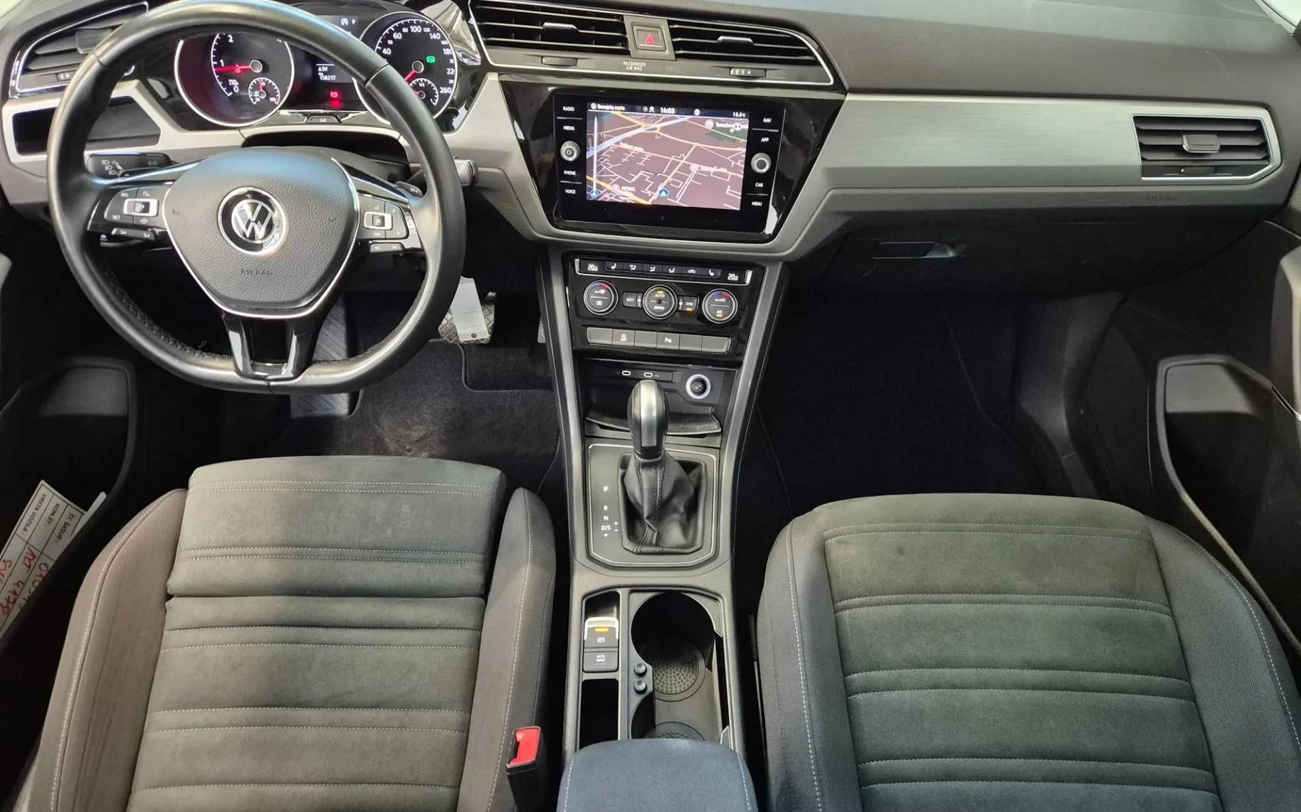 Notranja slika - Volkswagen Touran - 2.0 TDI DSG Comfortline 110 150 - 7
